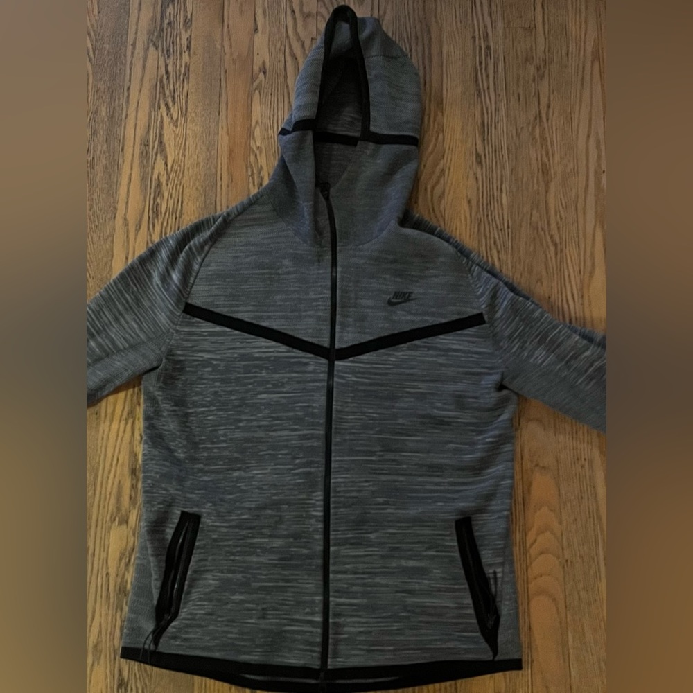 Nike FlyKnit Tech Fleece